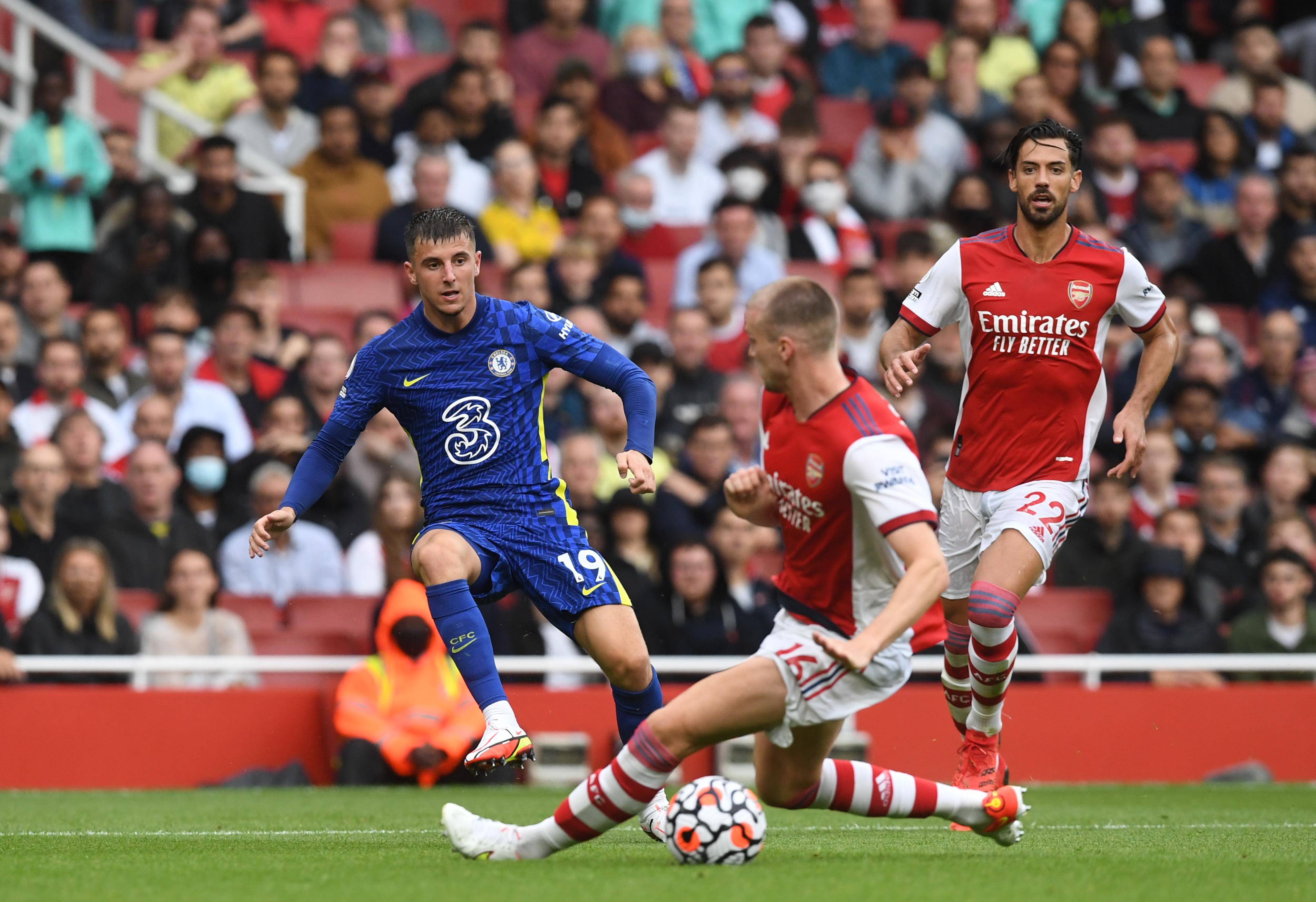 中场的控球 中场的控球