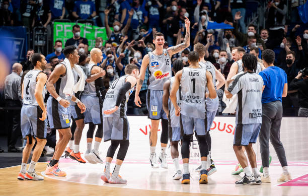 队的配合与 队的配合与