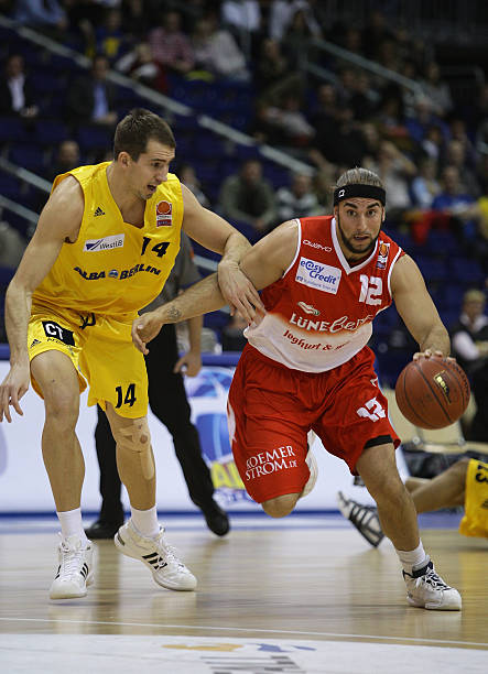 守与反击演 守与反击演