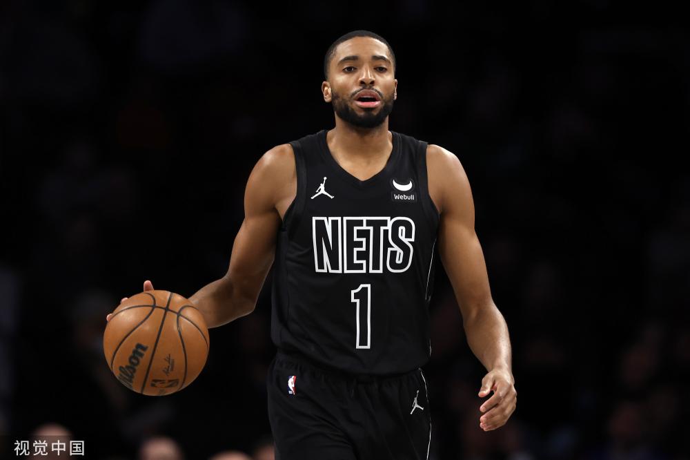 开场5分钟伤退，费兰-托雷斯下场时难掩失望之情双手掩面